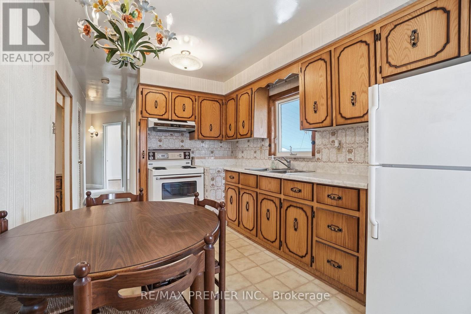 436 Rustic Road, Toronto, Ontario  M6L 1W9 - Photo 7 - W13136588
