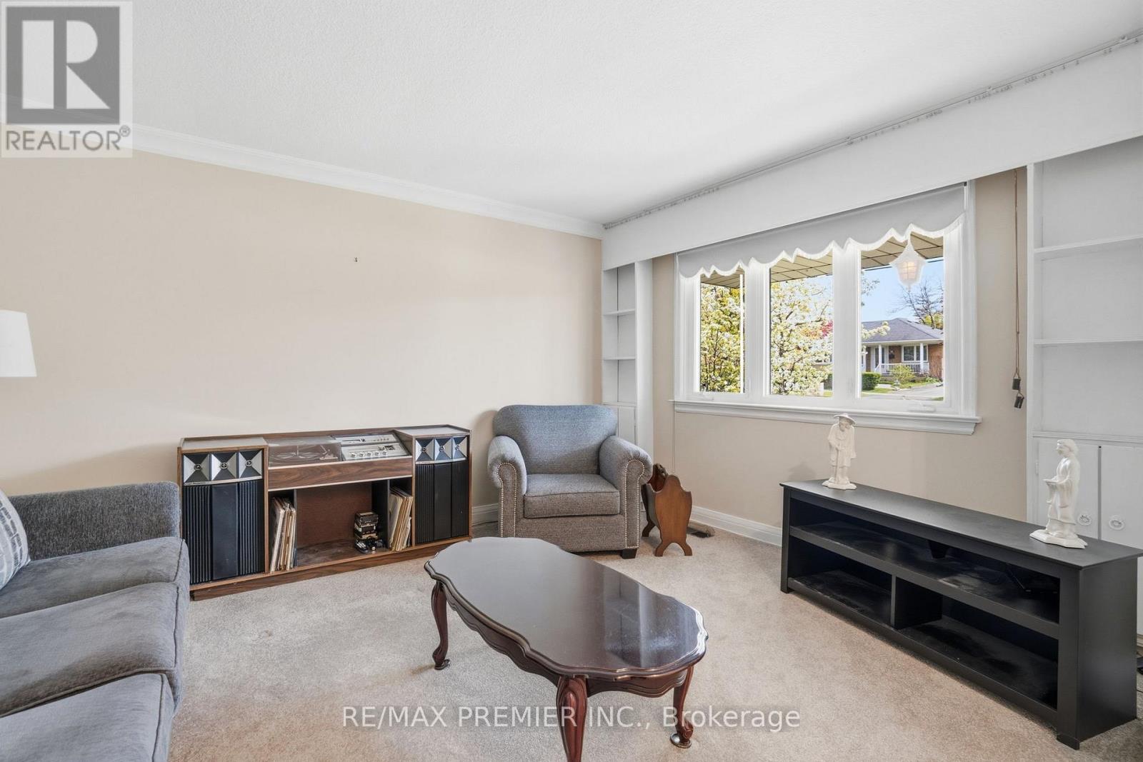 436 Rustic Road, Toronto, Ontario  M6L 1W9 - Photo 5 - W13136588