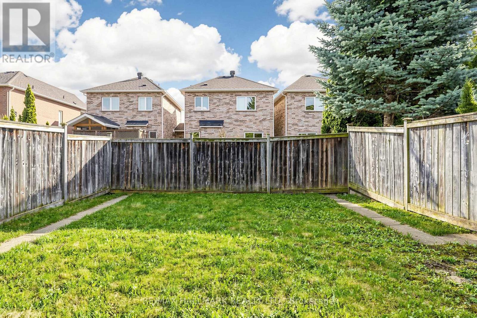 72 Walkview Crescent, Richmond Hill, Ontario  L4E 4H6 - Photo 24 - N13095902