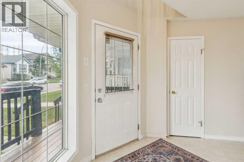 182 Bridlewood Close SW, Calgary, Alberta  T2Y 3N4 - Photo 4 - A2310050
