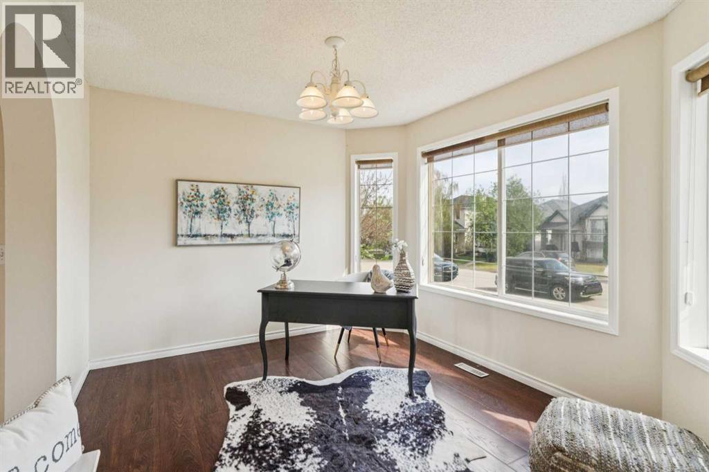 182 Bridlewood Close SW, Calgary, Alberta  T2Y 3N4 - Photo 6 - A2310050