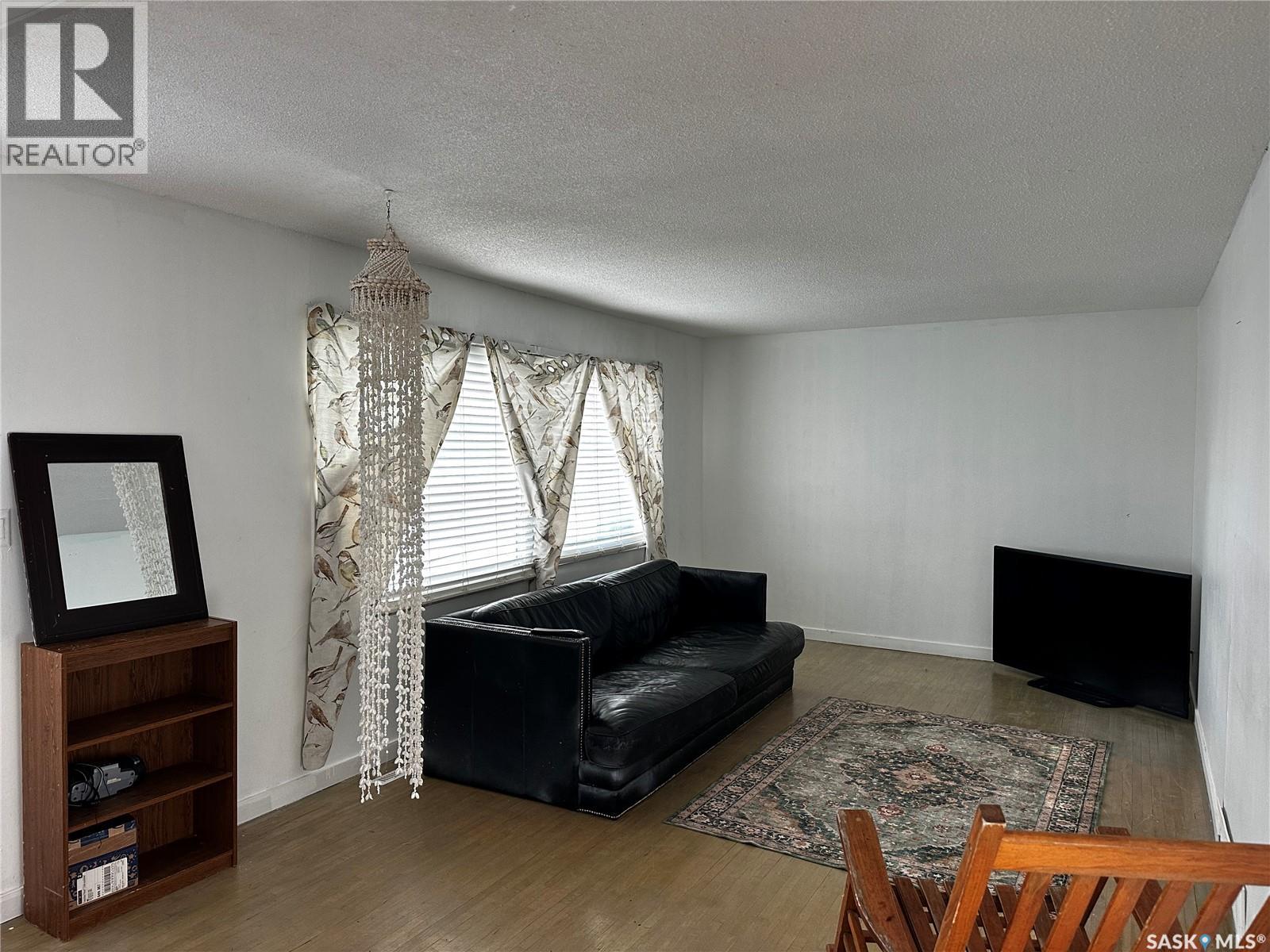 1175 Wallace Street, Regina, Saskatchewan  S4A 1K8 - Photo 2 - SK035905