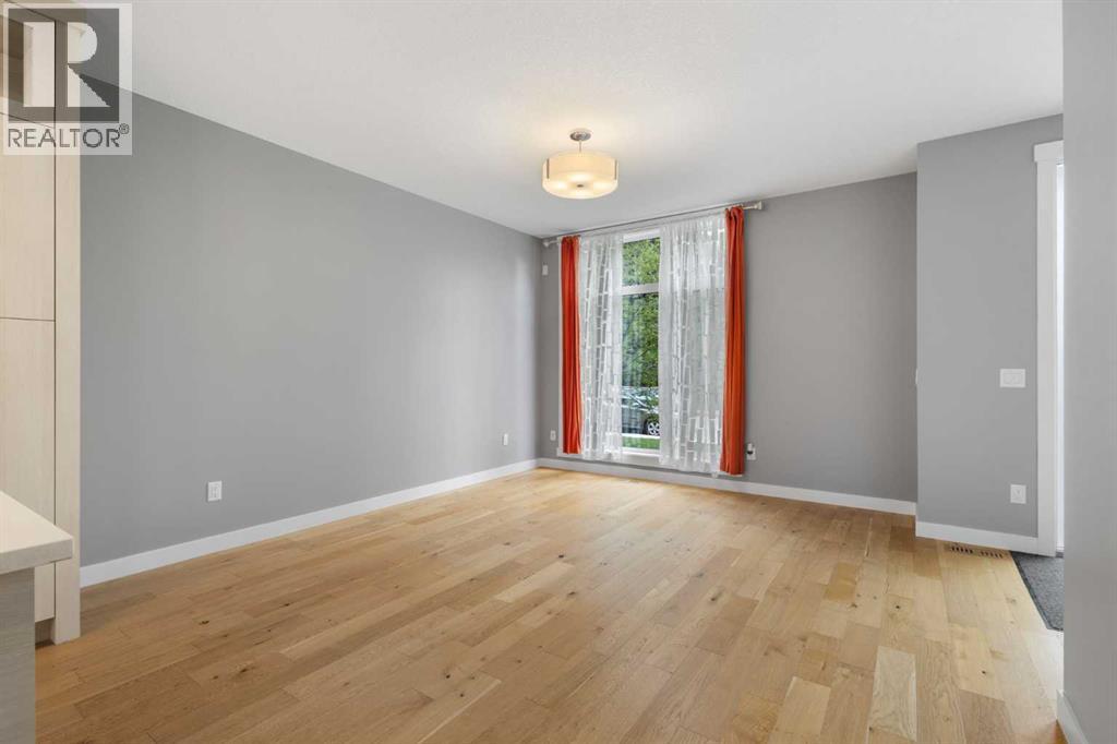 4905 21 Avenue NW, Calgary, Alberta  T3B 0X1 - Photo 3 - A2311337