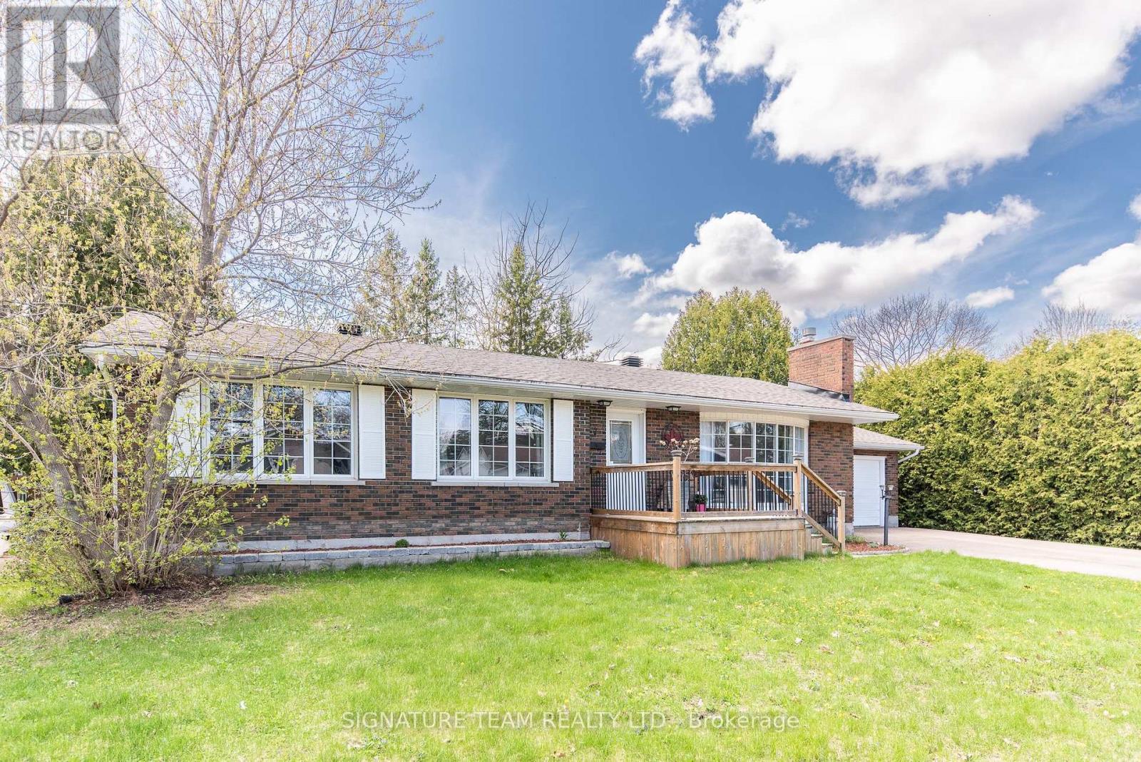 7 Mary Street, Petawawa, Ontario  K8H 1R6 - Photo 2 - X12937288