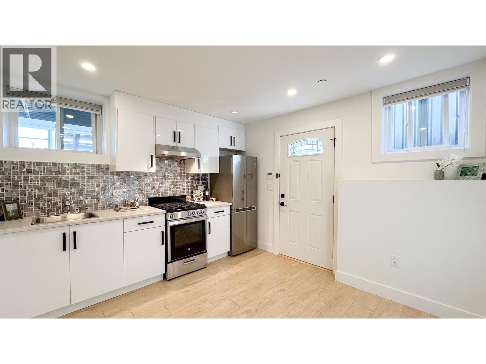 2723 Turner Street, Vancouver, British Columbia  V5K 2G8 - Photo 3 - R3124520