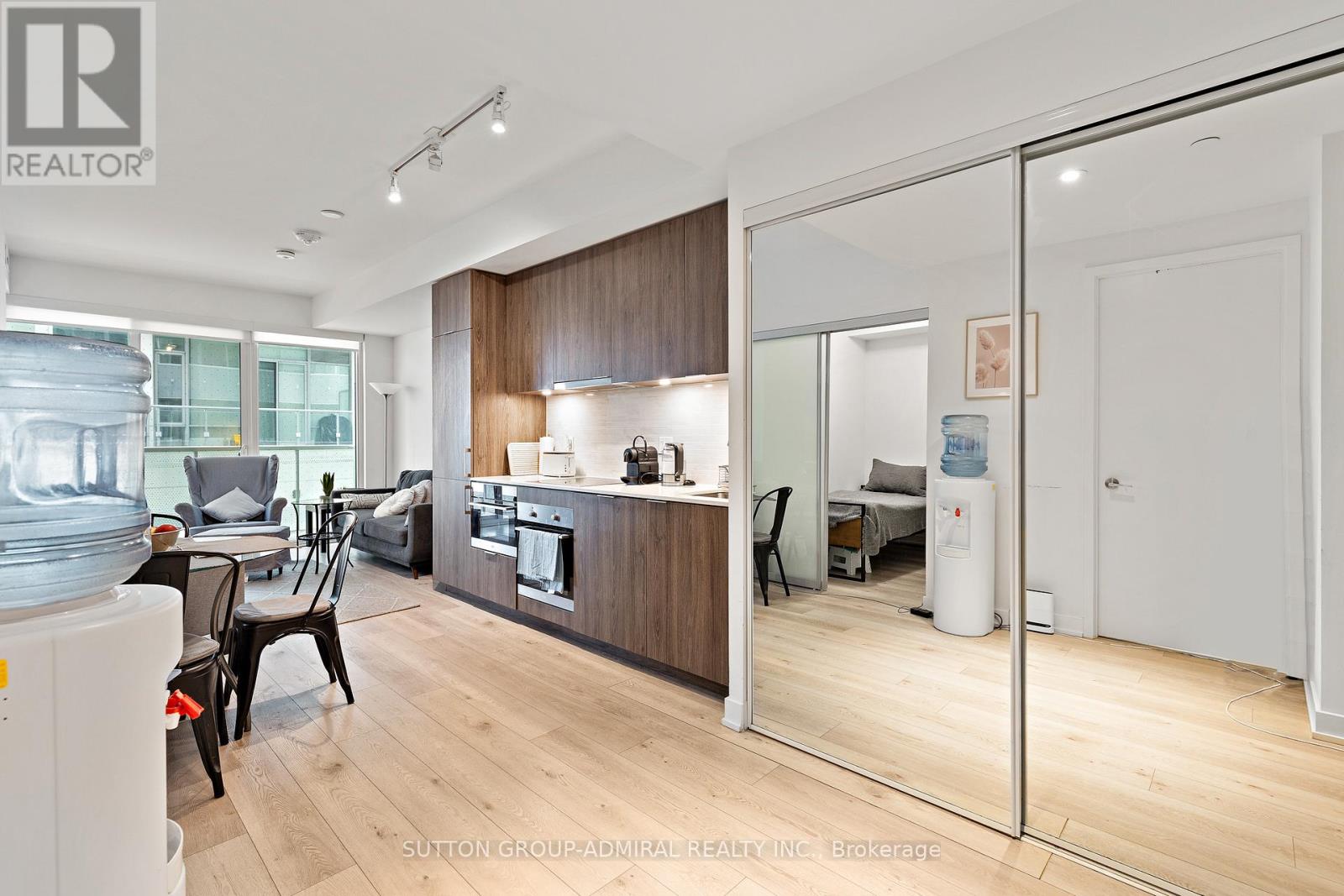 208 - 15 Queens Quay E, Toronto, Ontario  M5E 0A5 - Photo 5 - C13138344