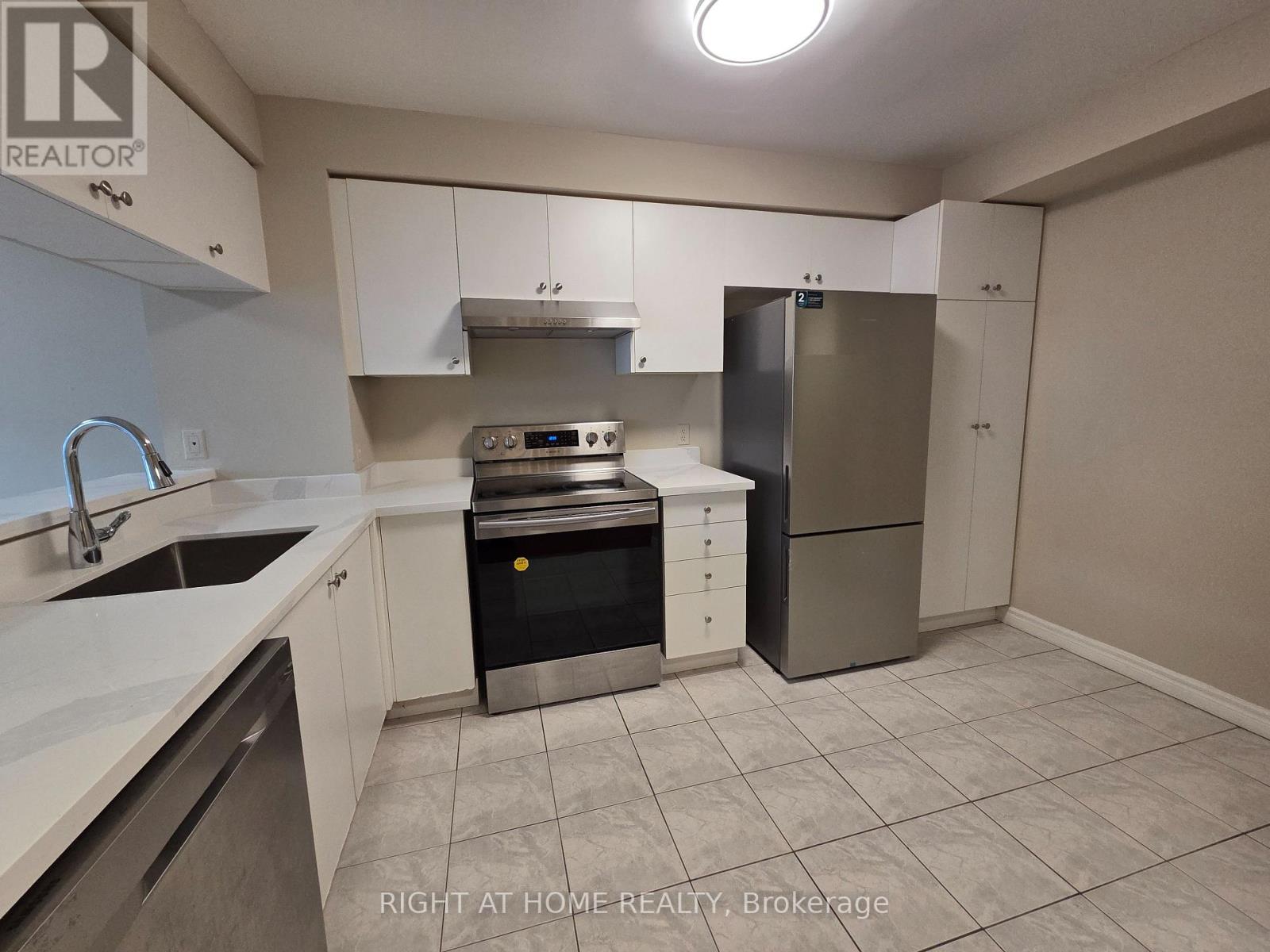 81 Northern Heights Drive, Richmond Hill, Ontario  L4B 4C9 - Photo 3 - N13130874