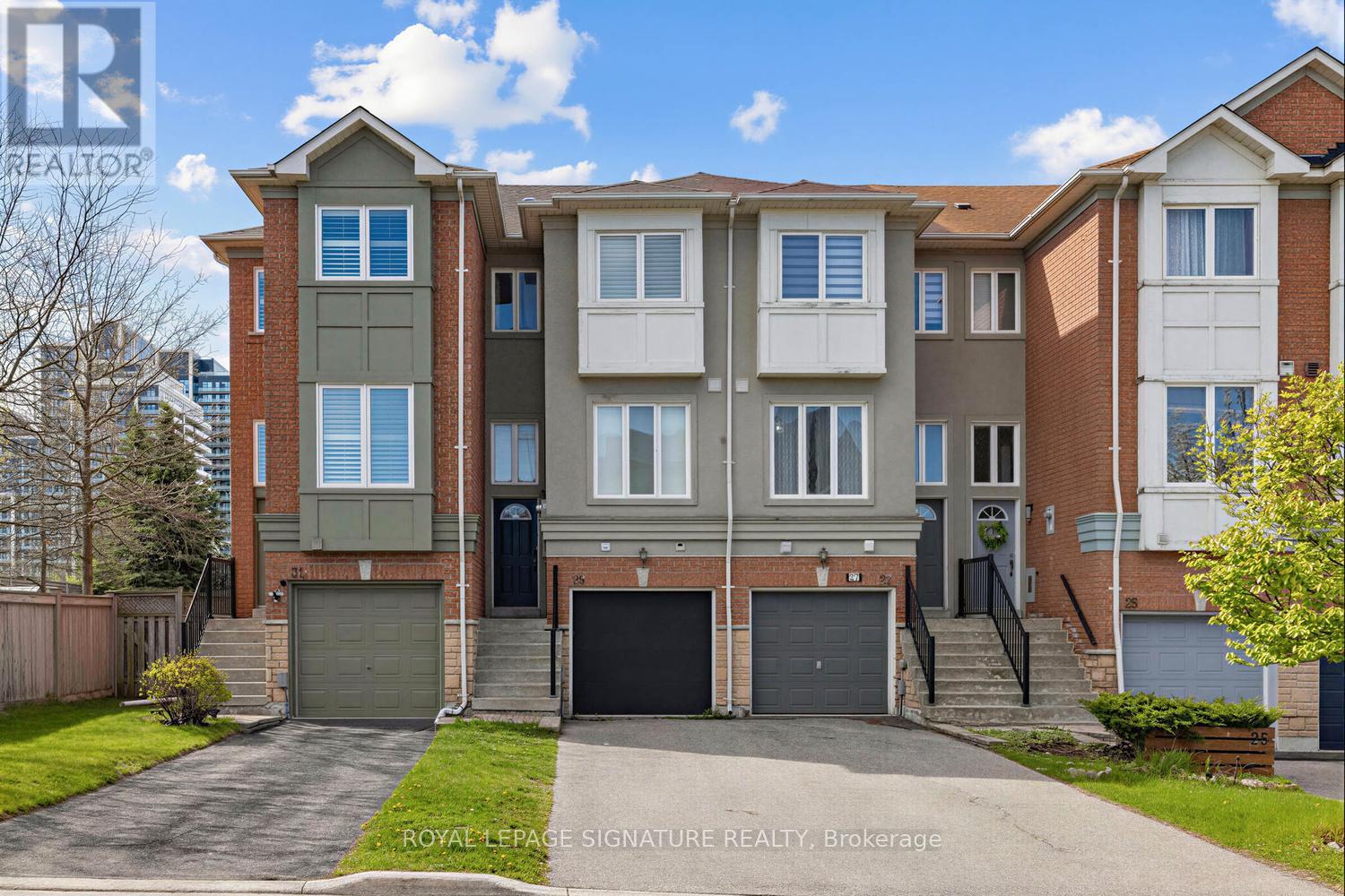29 Coburg Crescent, Richmond Hill, Ontario  L4B 4E1 - Photo 2 - N13138132