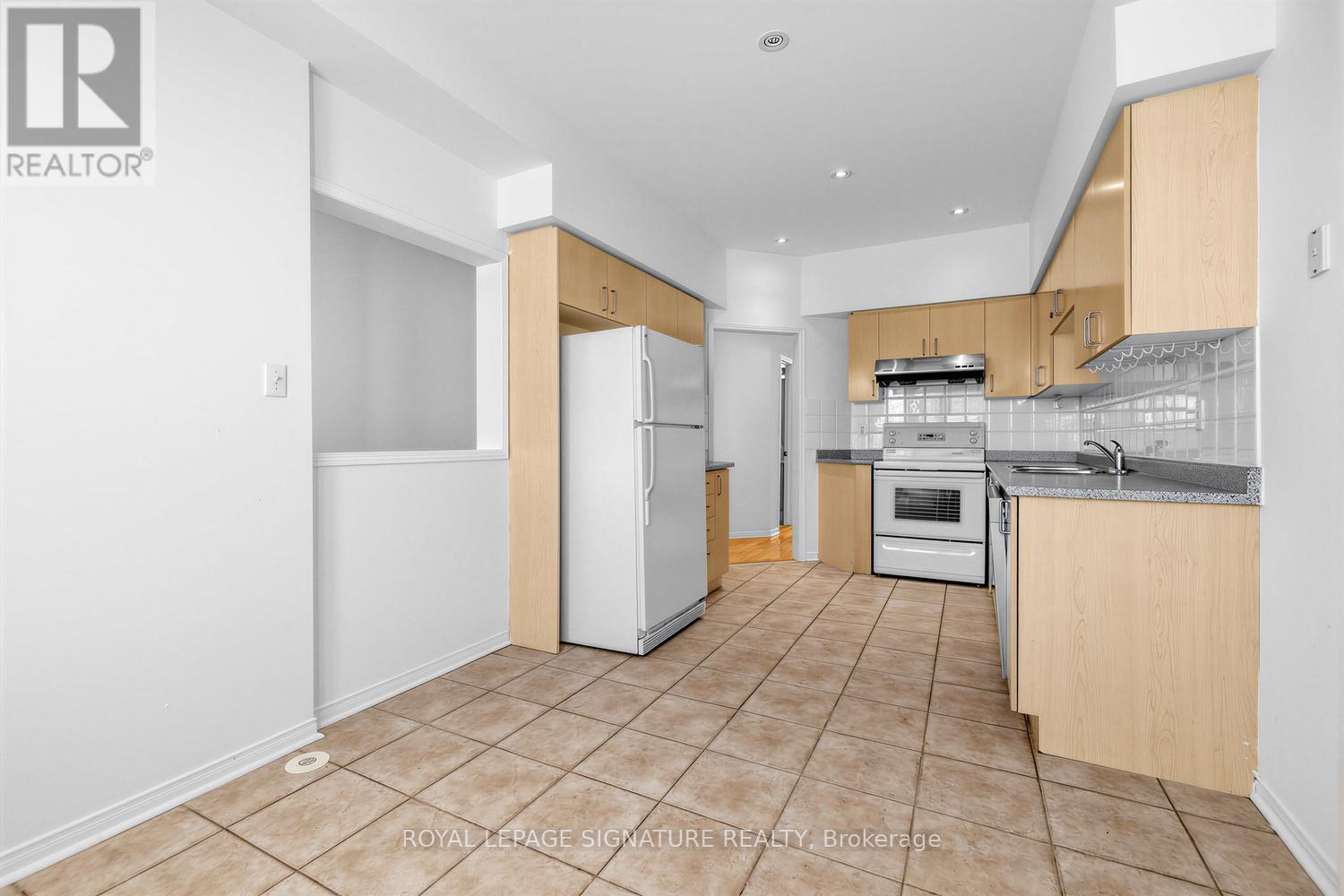 29 Coburg Crescent, Richmond Hill, Ontario  L4B 4E1 - Photo 5 - N13138132