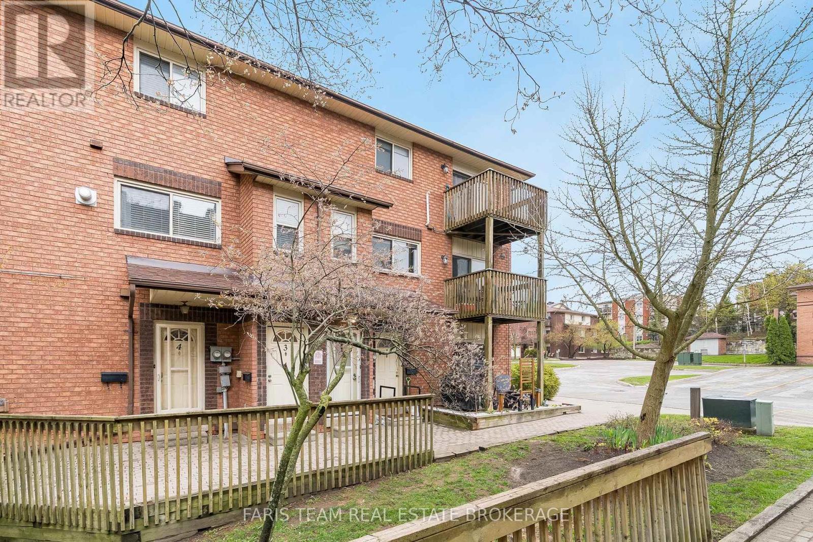 3 - 19 Meadow Lane, Barrie, Ontario L4N 7K3 - Photo 4 - S13138340