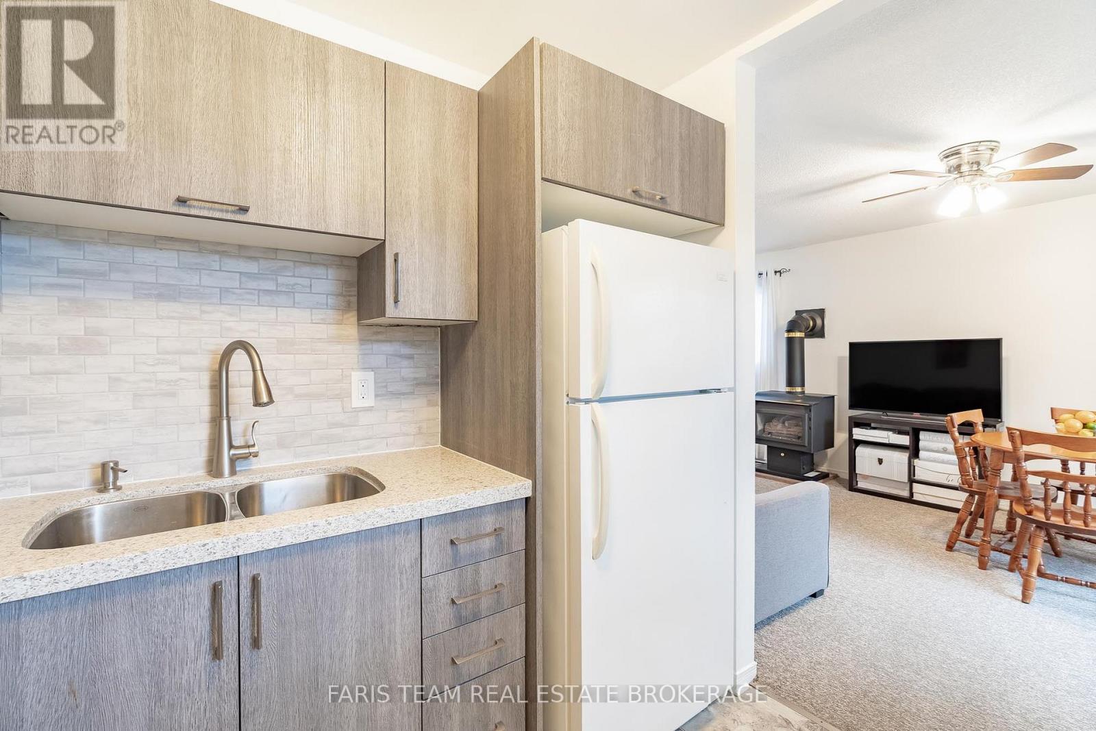 3 - 19 Meadow Lane, Barrie, Ontario L4N 7K3 - Photo 7 - S13138340