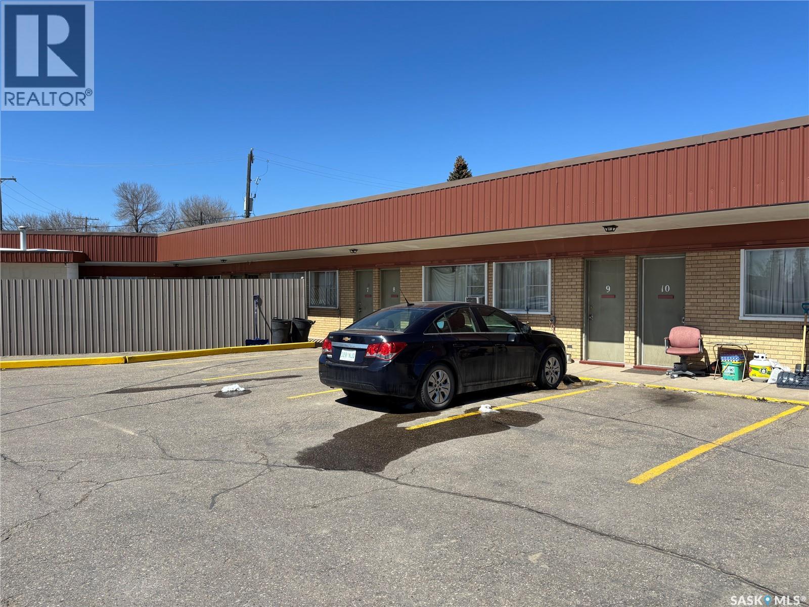 155 North Service Road, Swift Current, Saskatchewan  S9H 3S8 - Photo 3 - SK033878