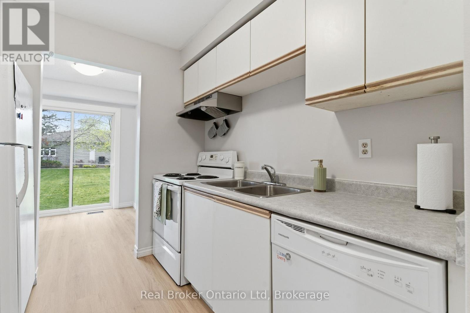 189 - 302 College Avenue W, Guelph, Ontario  N1G 4T6 - Photo 10 - X12875410