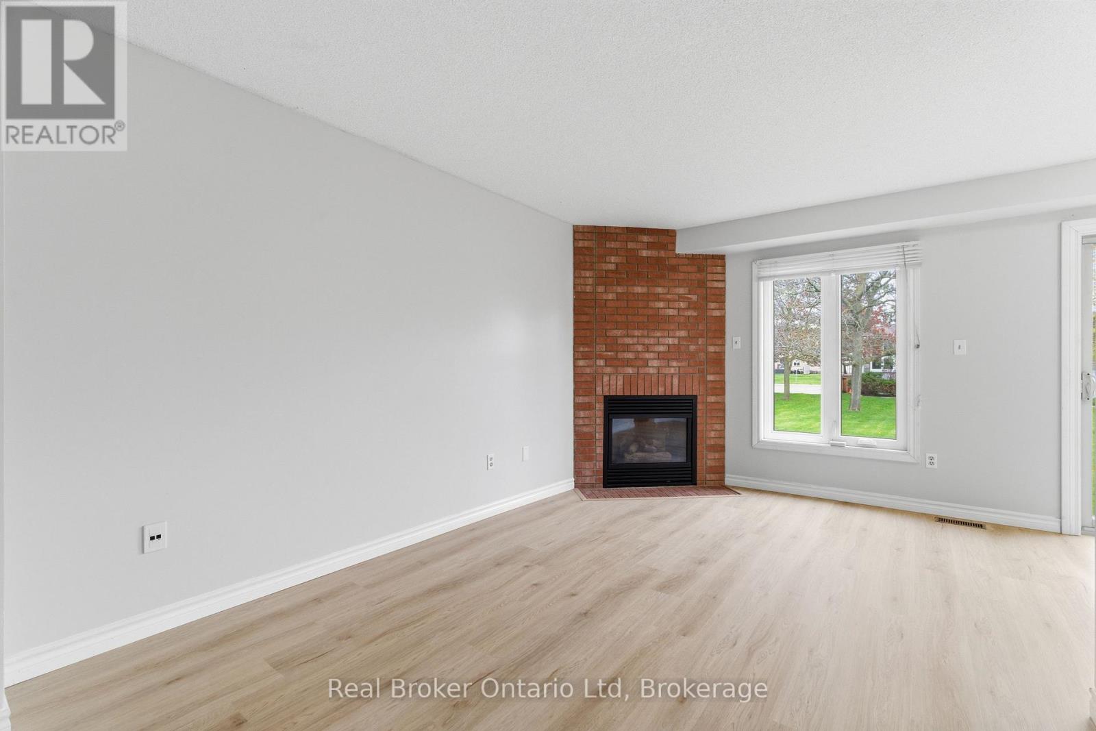 189 - 302 College Avenue W, Guelph, Ontario  N1G 4T6 - Photo 12 - X12875410