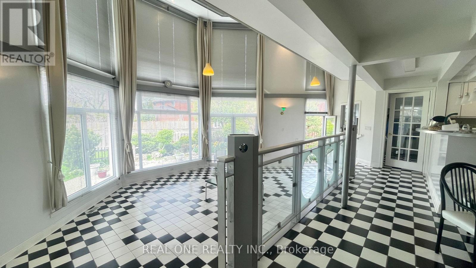 71 Stock Avenue, Toronto, Ontario  M8Z 5C5 - Photo 2 - W13138026