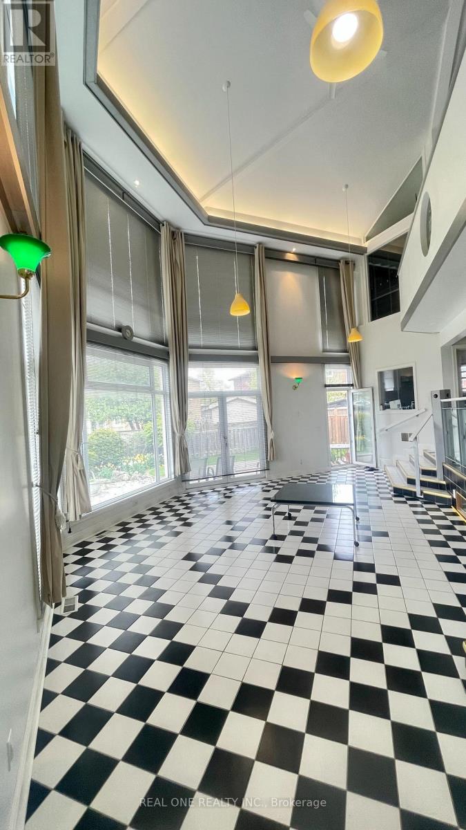 71 Stock Avenue, Toronto, Ontario  M8Z 5C5 - Photo 4 - W13138026