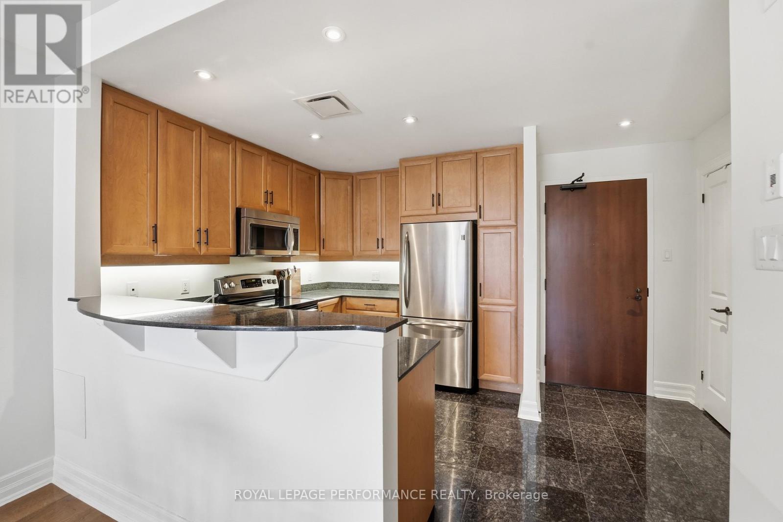 312 - 320 Mcleod Street, Ottawa, Ontario  K2P 1A3 - Photo 5 - X13138470