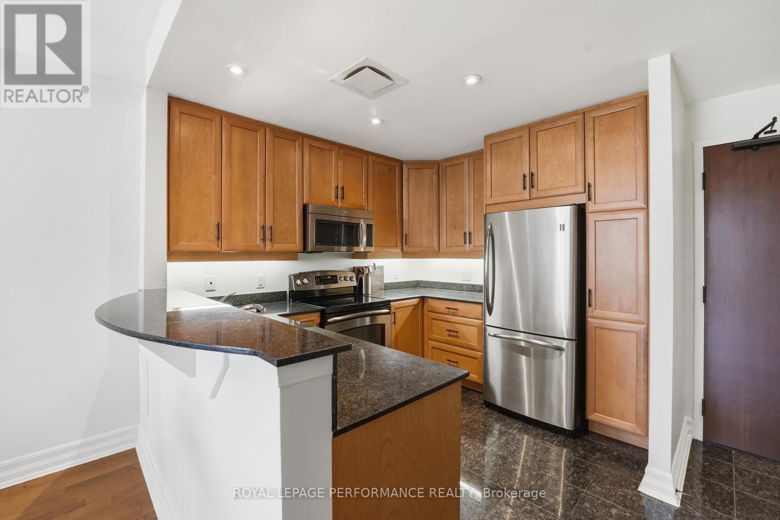 312 - 320 Mcleod Street, Ottawa, Ontario  K2P 1A3 - Photo 6 - X13138470
