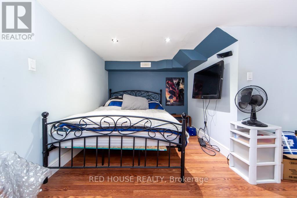 40 North Woodrow Boulevard, Toronto, Ontario  M1K 1W3 - Photo 30 - E13138462
