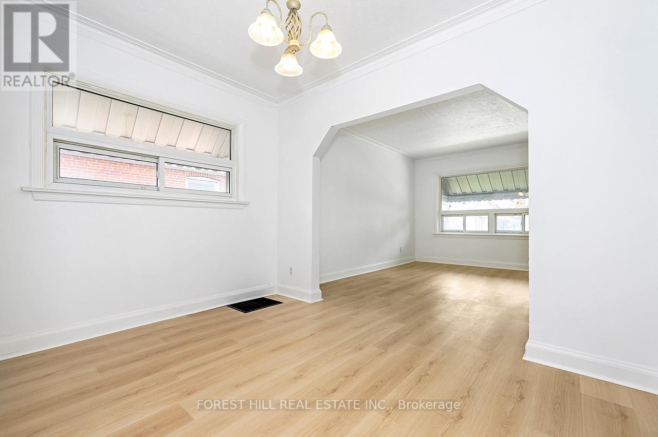667 Pharmacy Avenue, Toronto, Ontario  M1L 3H7 - Photo 15 - E13138472