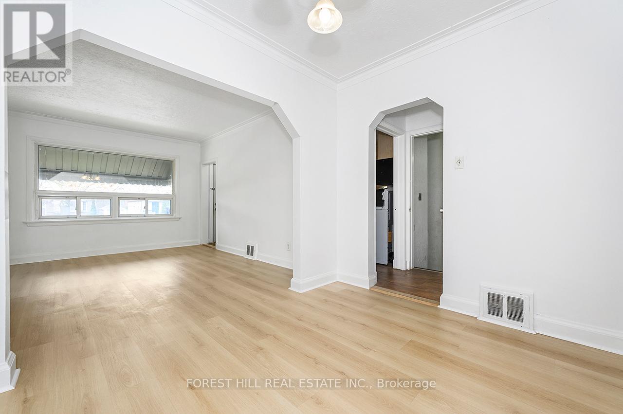 667 Pharmacy Avenue, Toronto, Ontario  M1L 3H7 - Photo 16 - E13138472