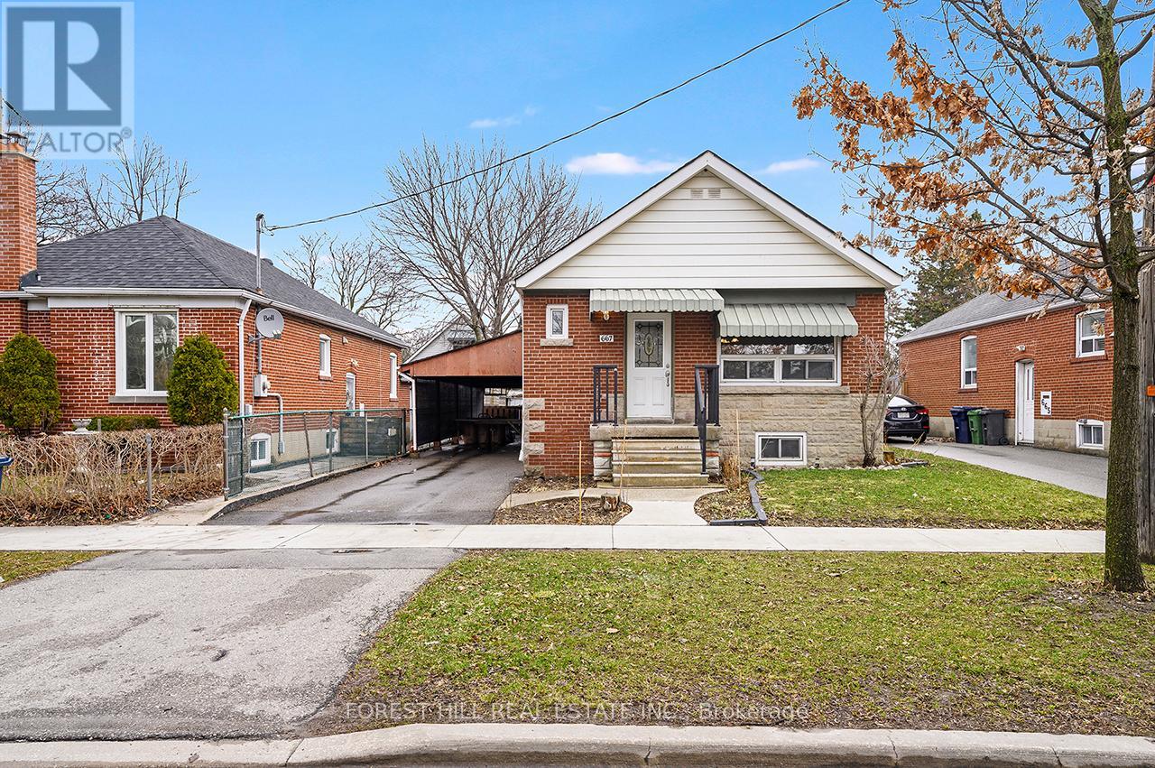667 Pharmacy Avenue, Toronto, Ontario  M1L 3H7 - Photo 2 - E13138472