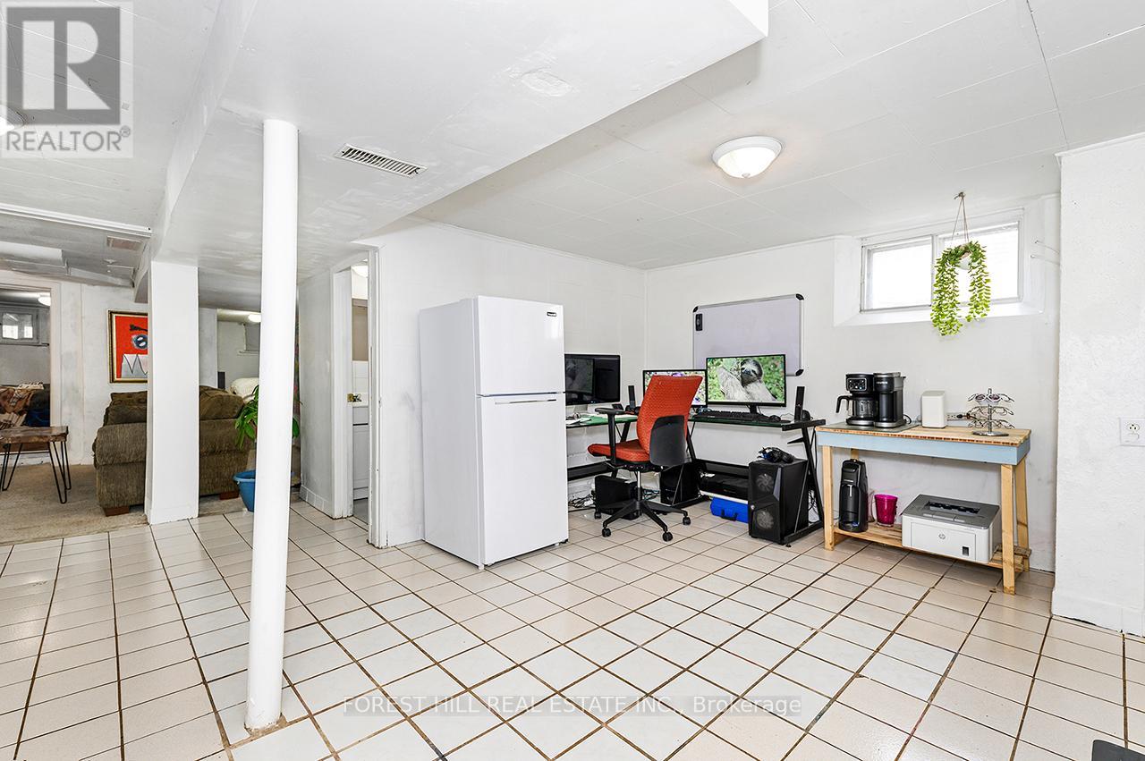 667 Pharmacy Avenue, Toronto, Ontario  M1L 3H7 - Photo 20 - E13138472