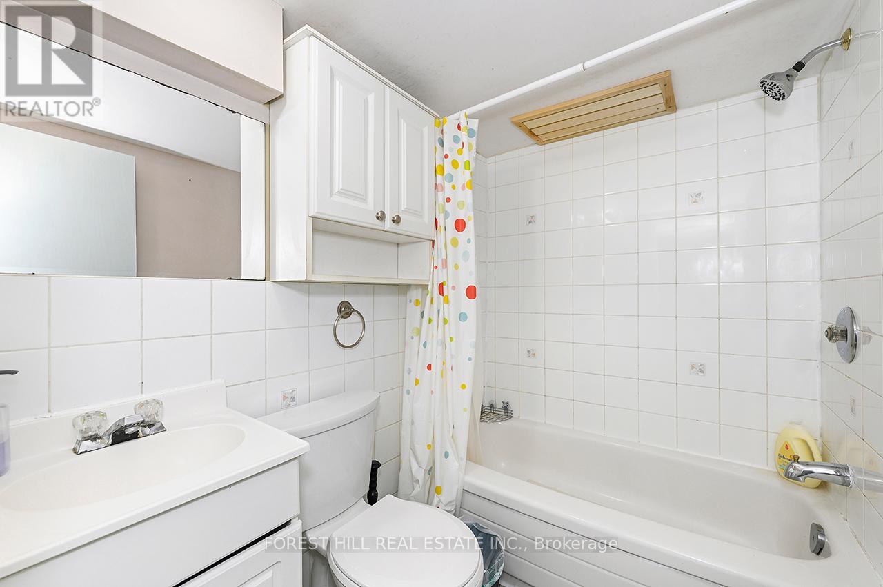 667 Pharmacy Avenue, Toronto, Ontario  M1L 3H7 - Photo 21 - E13138472