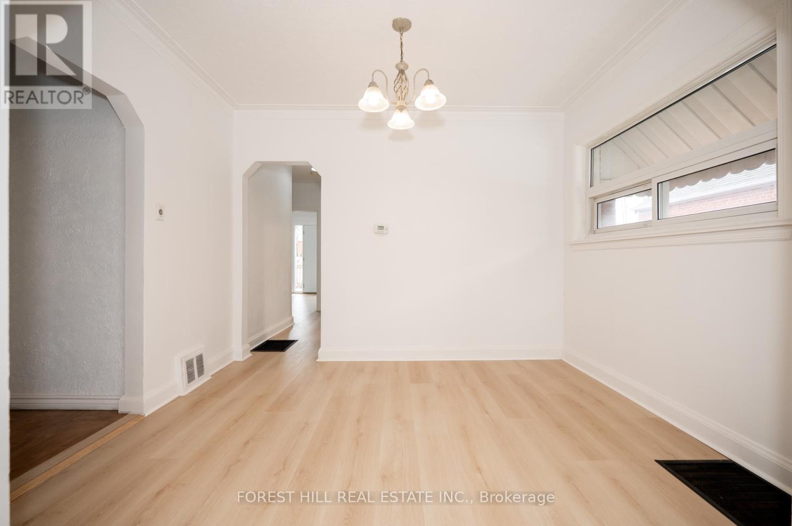 667 Pharmacy Avenue, Toronto, Ontario  M1L 3H7 - Photo 8 - E13138472