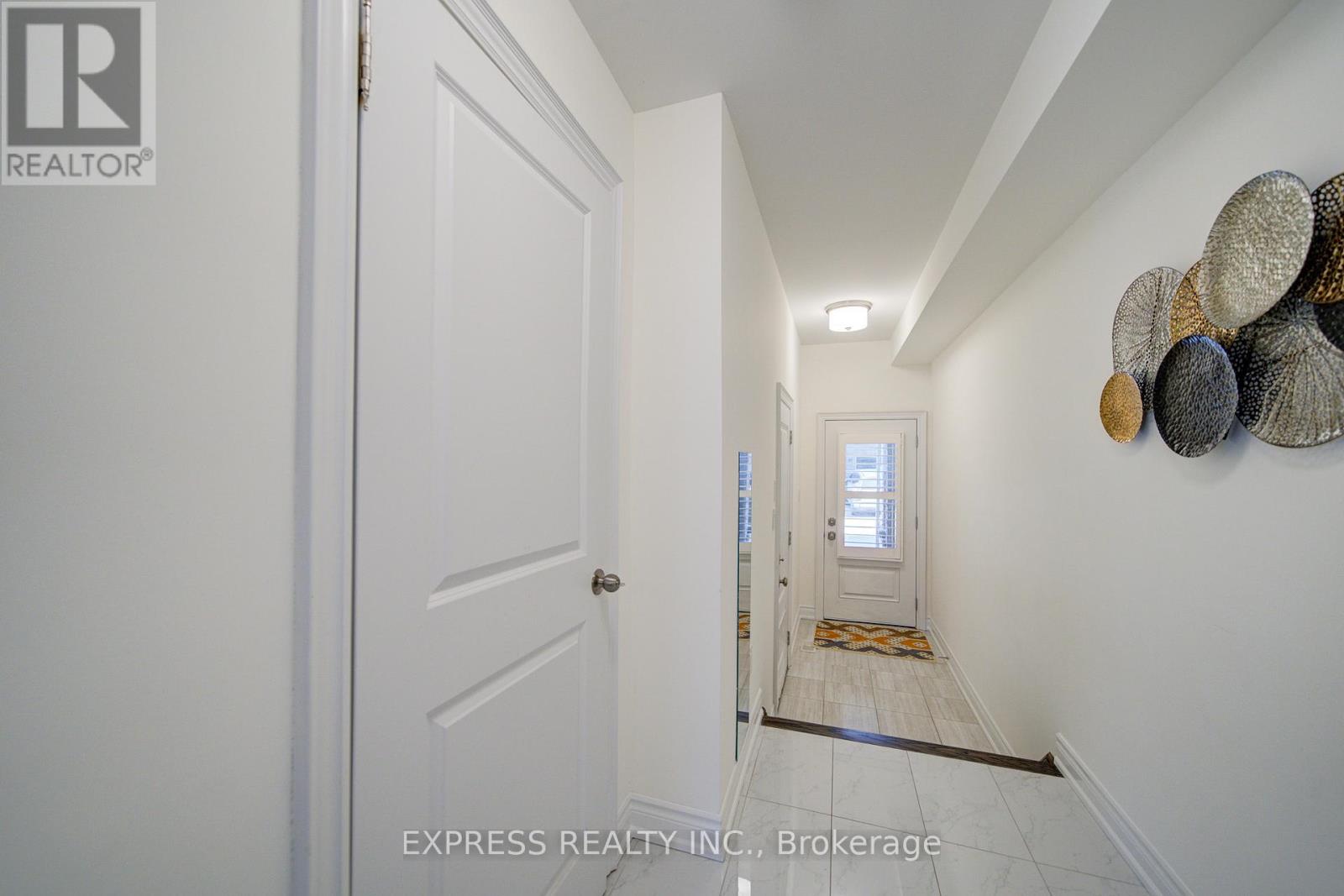12 Royal Aberdeen Road, Markham (Angus Glen), Ontario  L6C 0J9 - Photo 7 - N13138436