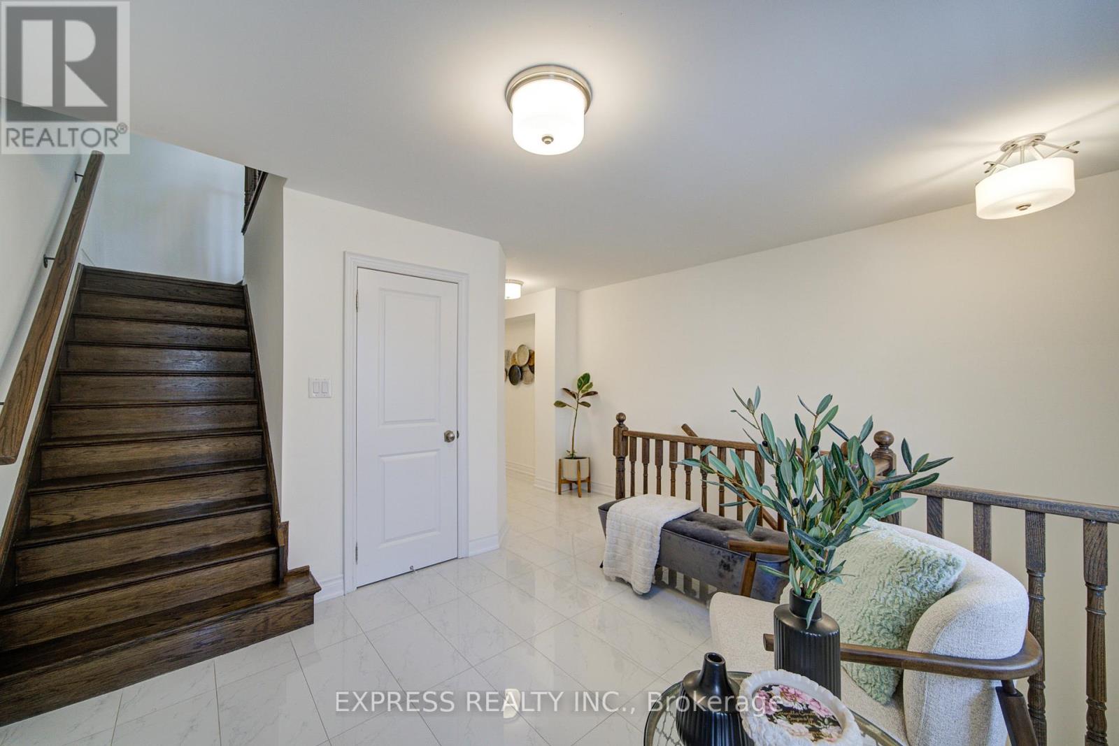 12 Royal Aberdeen Road, Markham (Angus Glen), Ontario  L6C 0J9 - Photo 8 - N13138436