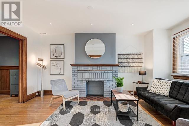 176 Pendrith Street, Toronto, Ontario  M6G 1S2 - Photo 3 - W13138396
