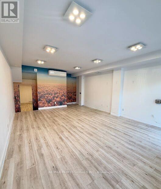 553 Lakeshore Road E, Mississauga, Ontario  L5G 0A9 - Photo 2 - W13138404