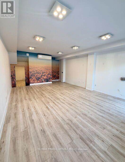 553 Lakeshore Road E, Mississauga, Ontario  L5G 0A9 - Photo 5 - W13138404