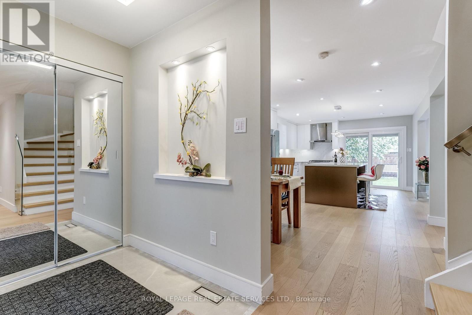 3592 Cherrington Crescent, Mississauga, Ontario L5L 5C4 - Photo 5 - W13138408