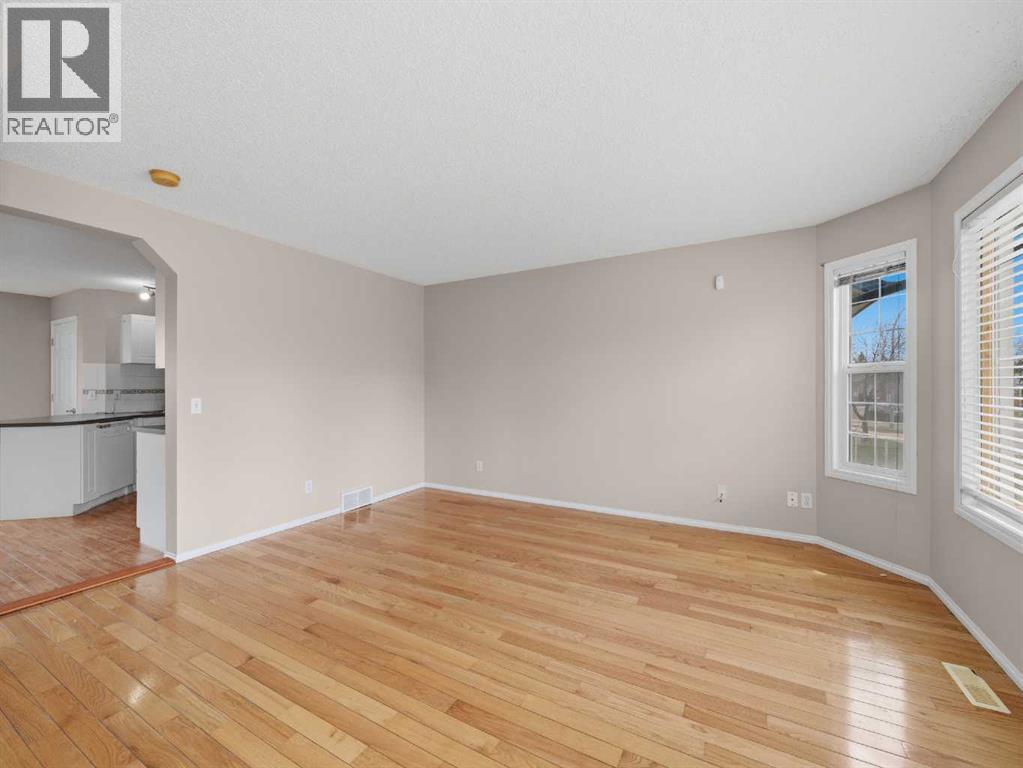 128 Taradale Drive NE, Calgary, Alberta  T3J 5A9 - Photo 12 - A2308461