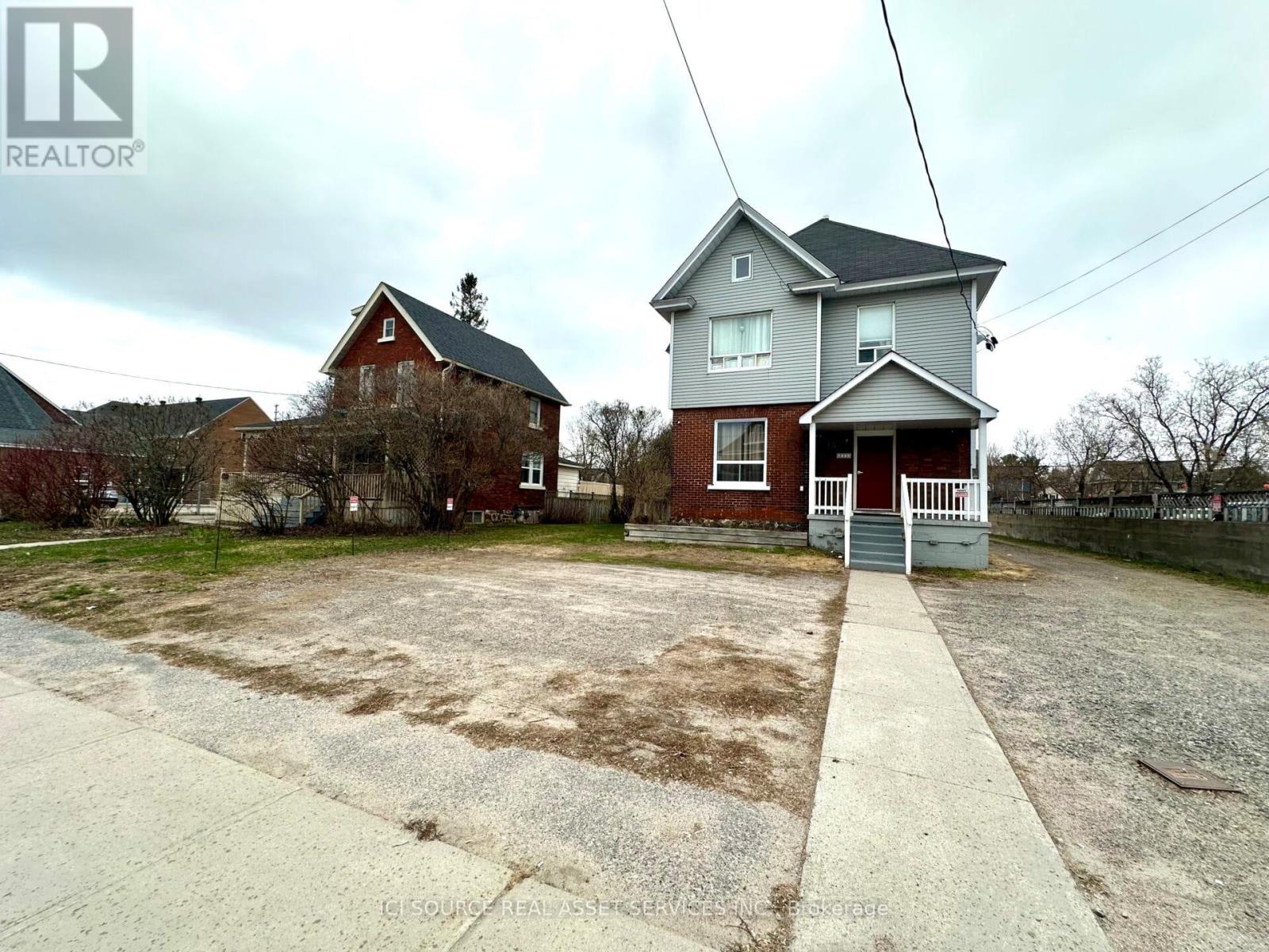 451 First Avenue W, North Bay, Ontario  P1B 3C5 - Photo 2 - X13138442