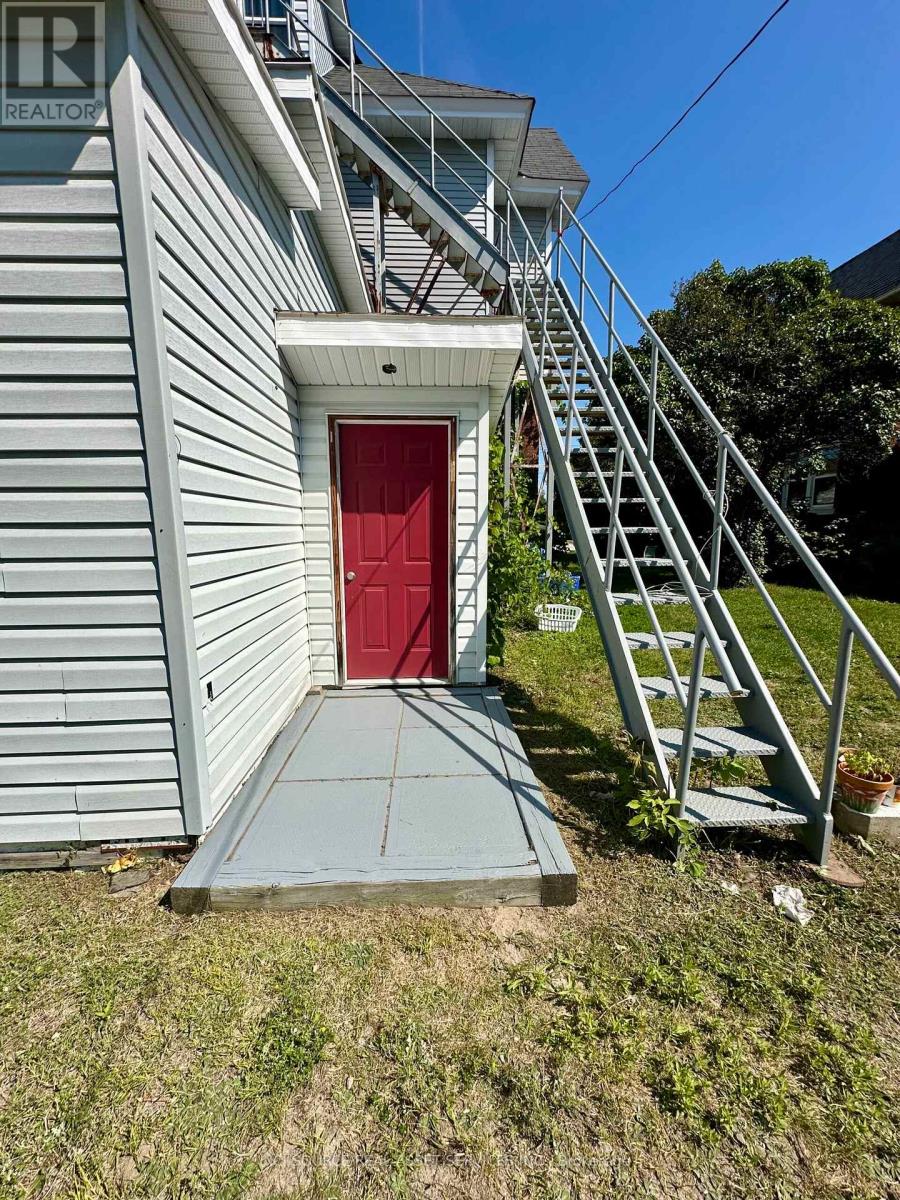 451 First Avenue W, North Bay, Ontario  P1B 3C5 - Photo 5 - X13138442