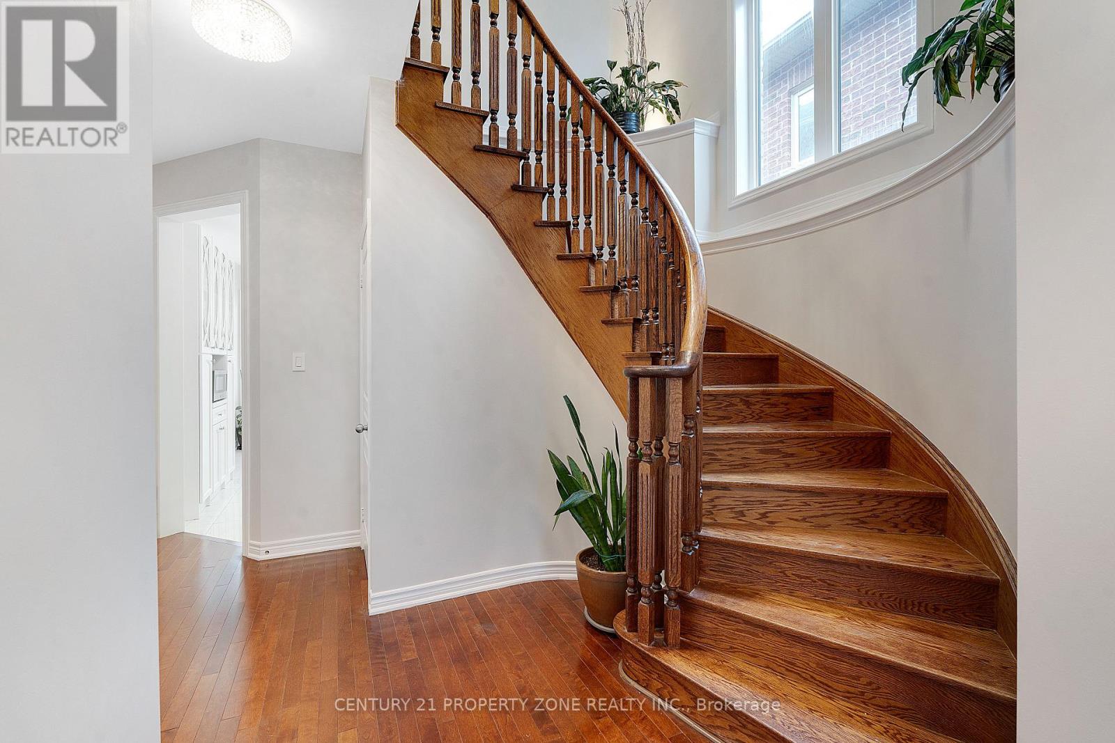 19 Bellcrest Road, Brampton, Ontario  L6Y 2M7 - Photo 4 - W13137054