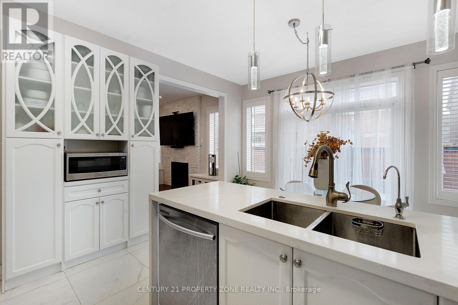 19 Bellcrest Road, Brampton, Ontario  L6Y 2M7 - Photo 9 - W13137054