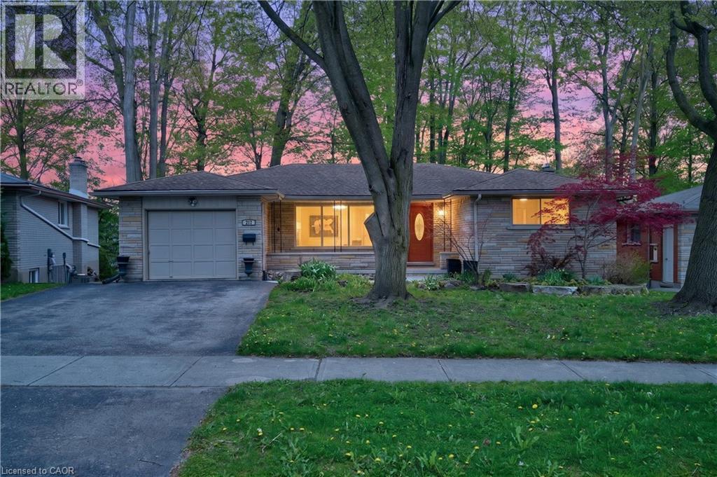 217 PINEGROVE Crescent, Waterloo, Ontario