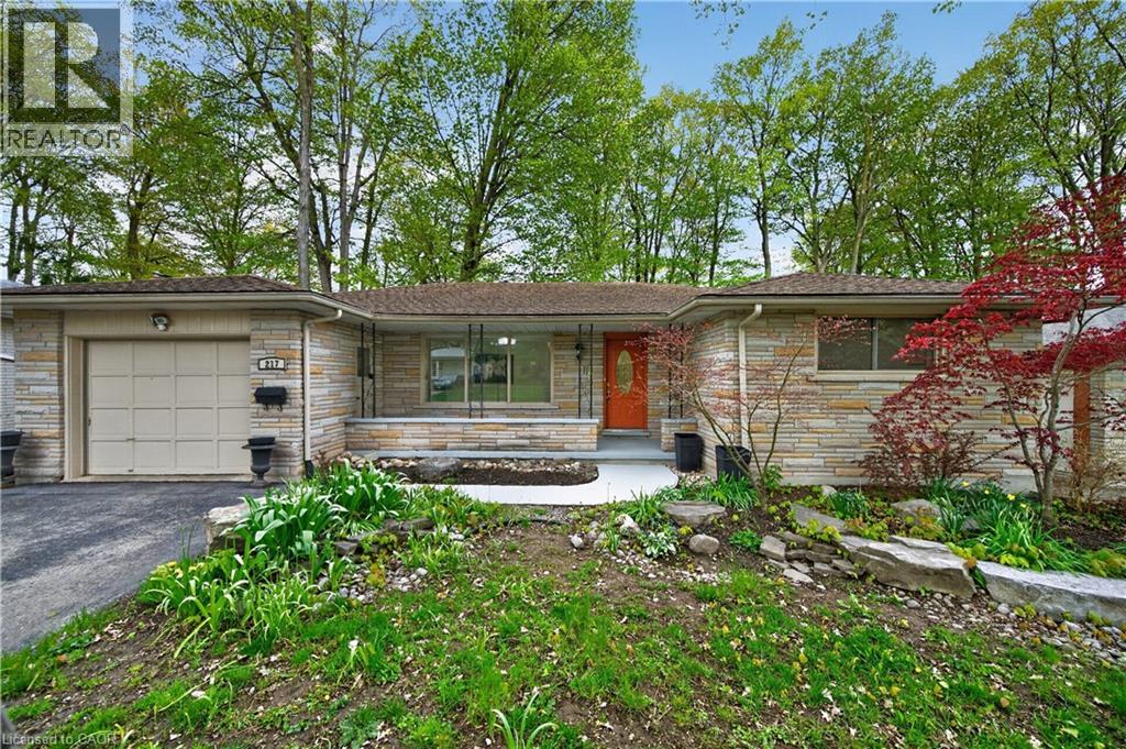 217 Pinegrove Crescent, Waterloo, Ontario  N2L 4V2 - Photo 3 - 40830864