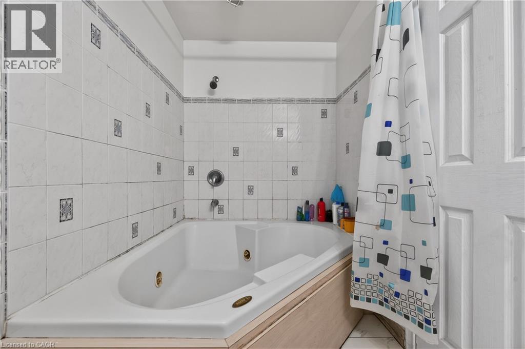 217 Pinegrove Crescent, Waterloo, Ontario  N2L 4V2 - Photo 33 - 40830864