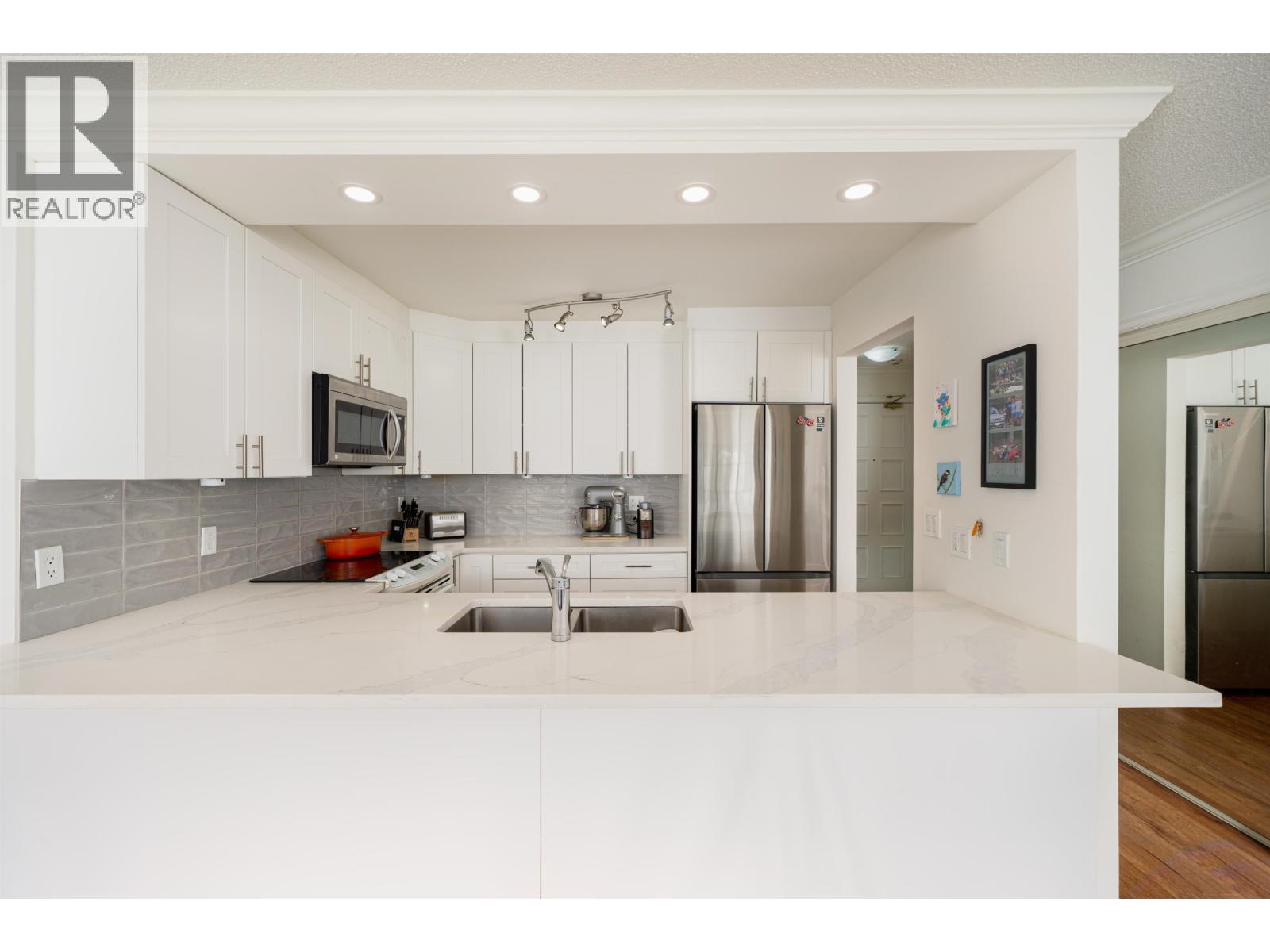 205 3788 W 8th Avenue, Vancouver, British Columbia  V6R 1Z3 - Photo 12 - R3123149