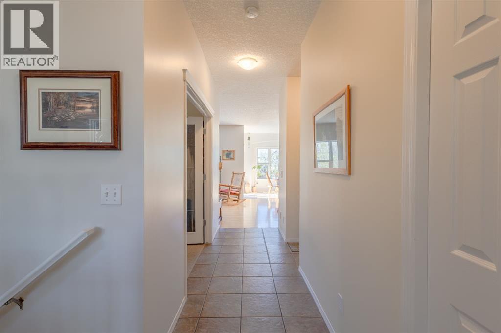 125 Rockborough Green NW, Calgary, Alberta  T3G 5S8 - Photo 5 - A2310857