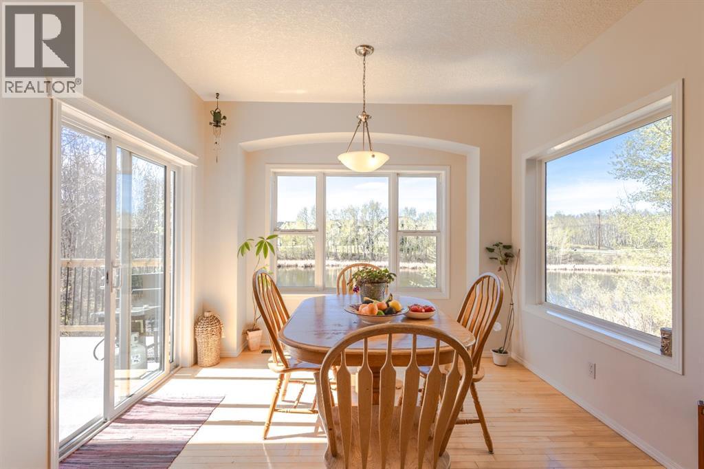 125 Rockborough Green NW, Calgary, Alberta  T3G 5S8 - Photo 9 - A2310857