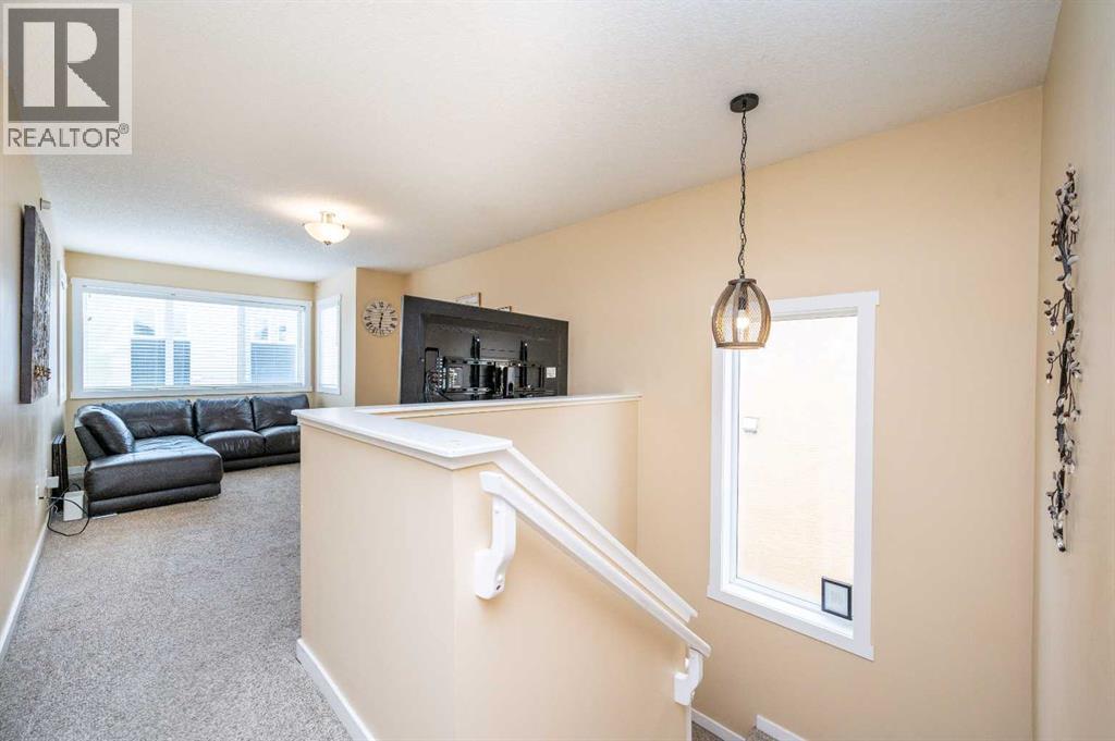 60 Covecreek Mews NE, Calgary, Alberta  T3J 4V9 - Photo 4 - A2284975
