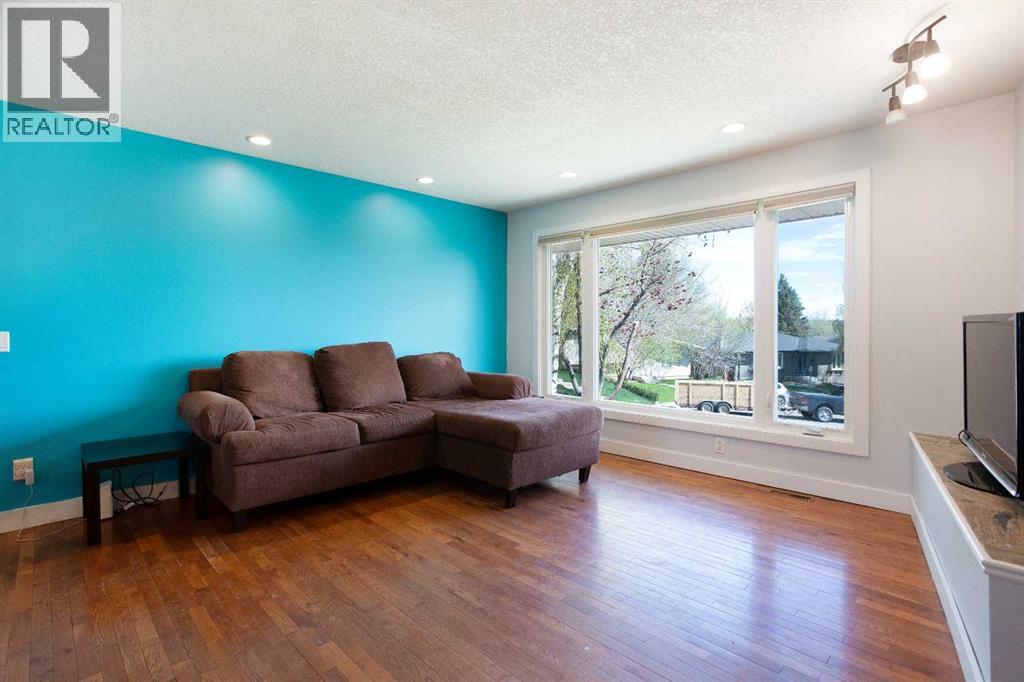 227 Cantrell Place SW, Calgary, Alberta  T2W 1X3 - Photo 8 - A2303854