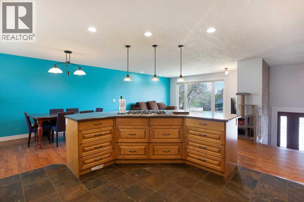 227 Cantrell Place SW, Calgary, Alberta  T2W 1X3 - Photo 6 - A2303854