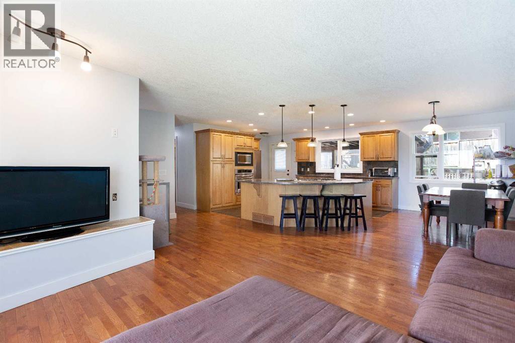 227 Cantrell Place SW, Calgary, Alberta  T2W 1X3 - Photo 10 - A2303854
